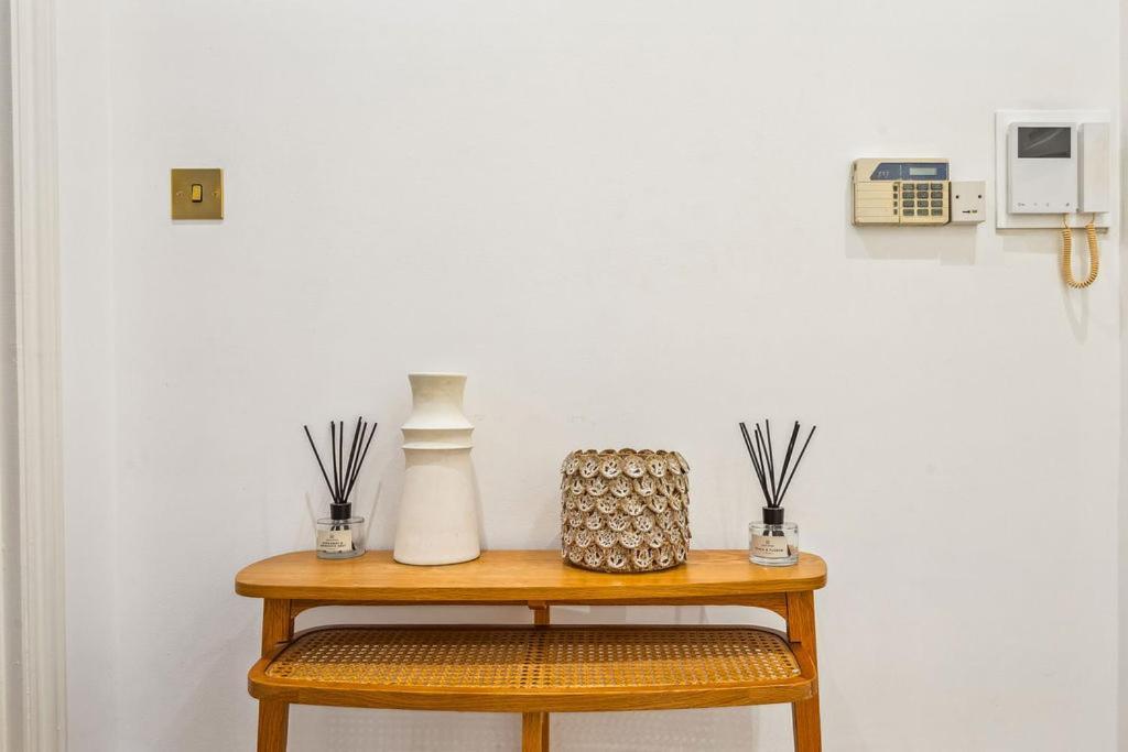 Luxury 2-bed Steps From Oxford Street Apartment London