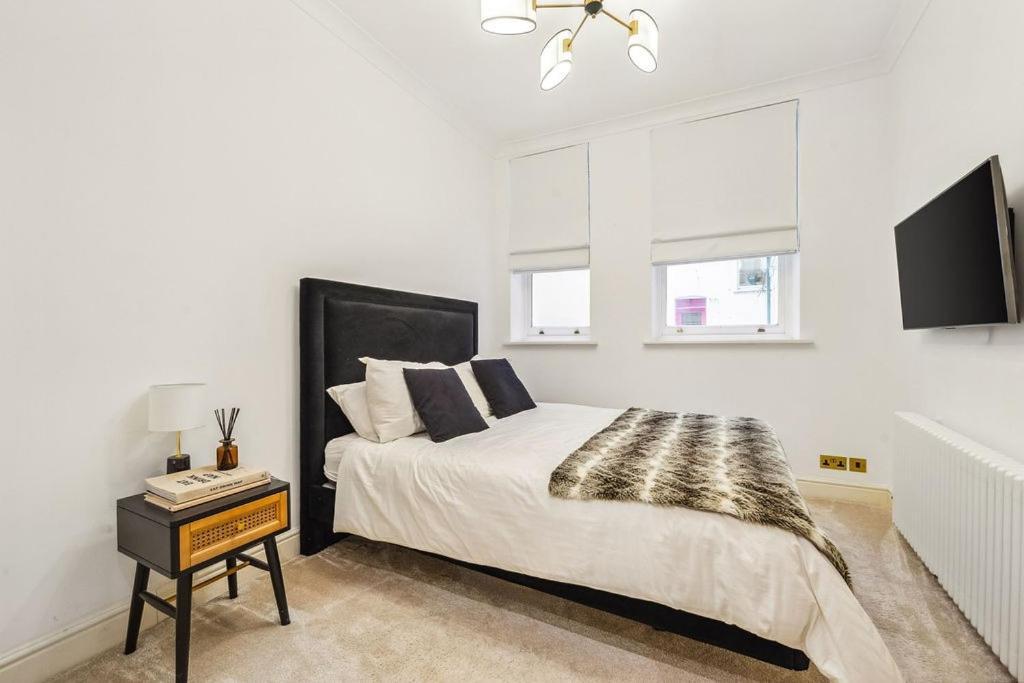 Luxury 2-bed Steps From Oxford Street