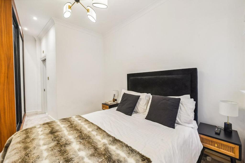 Luxury 2-bed Steps From Oxford Street London